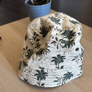 H&M Kids Cream Bucket Hat with Dark Green Palm Print